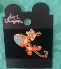 2001 DLR Tigger Bowling with Blue Ball Winnie the Pooh Disney Pin - PP7074 (C1)