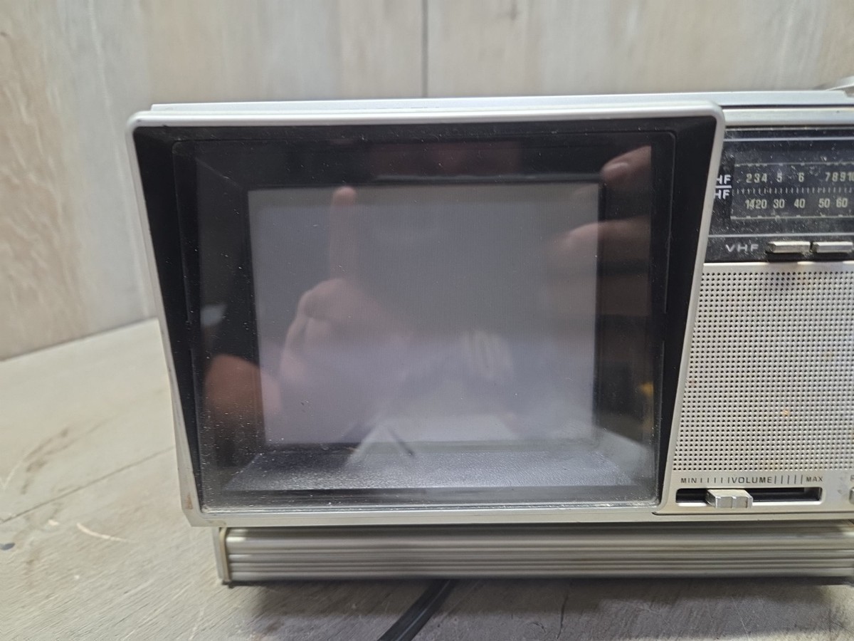 Vintage 1985 Sears Solid State 564-40020450 Color TV Portable AC