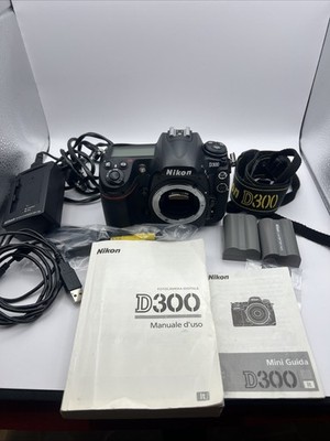 Nikon D300 12.3MP DSLR Kamera Body Digital SLR