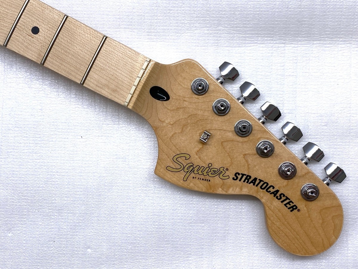 Fenderボディ・Squireネック ストラトキャスター ラージヘッド Squier