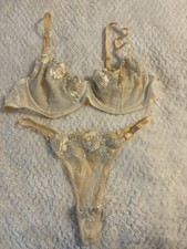 VTG Beautiful Yellow Satin Bra And Panties With Flower Embroidery Set Size L