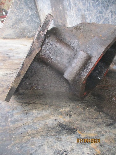 66 TORONADO DIFFERENTIAL CARRIER HOUSING OLDSMOBILE - Picture 3 of 12