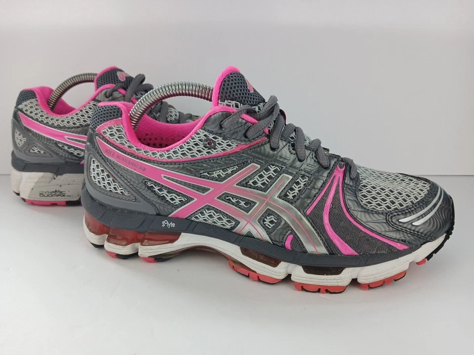 Tênis de corrida Asics Gel Kayano 18 feminino tamanho EUA 7,5 cinza/rosa T250N - Imagem 3 de 4