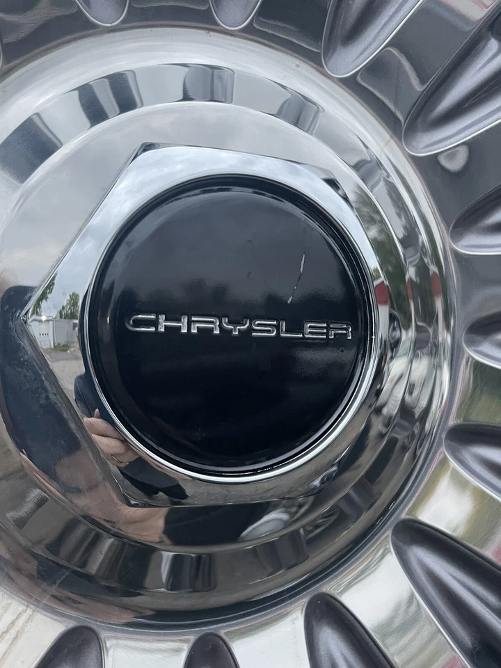 1994-96 Chrysler New Yorker  Concorde Lhs 17”Hubcap OEM  Beautiful Used 1 Cap - Image 4 of 4