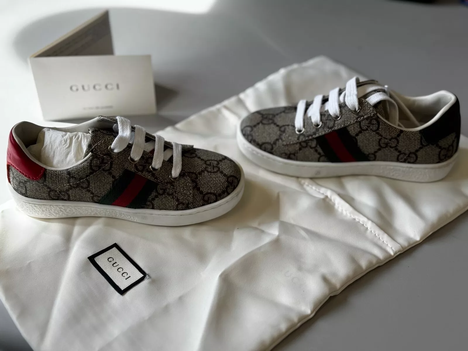 Chaussures de tennis GUCCI neuves Ace Gg, bambin/enfant en beige taille 5 US 4331479C210