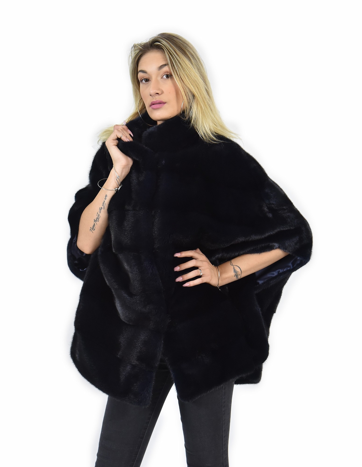 Mantella 46-52 horizontal blue mink leather whole night with silk lining and pip