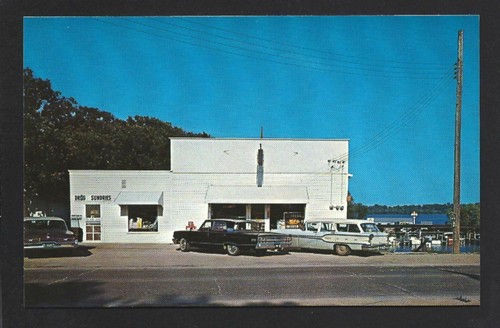 Okoboji Iowa IA um 1962, The Old Okoboji Store & Post Office, Old Cars, Marina