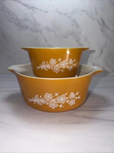 Set of 2 Vintage Pyrex Butterfly Gold 2 Casserole Dishes, No Lids (473 & 475)