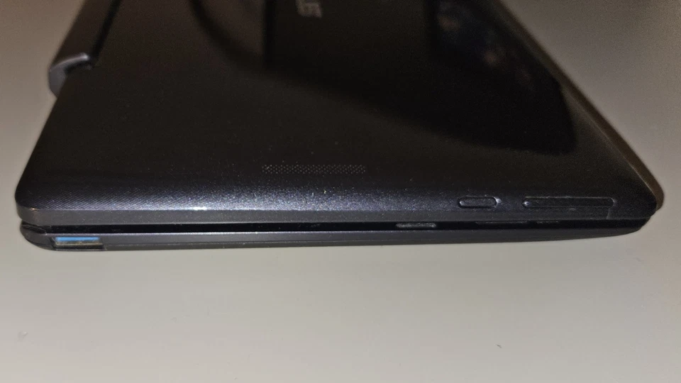 ASUS T100T 10.1" vetro crepato No touch Tastiera ITA microHDMI 2GB/32GB - Immagine 4 di 4