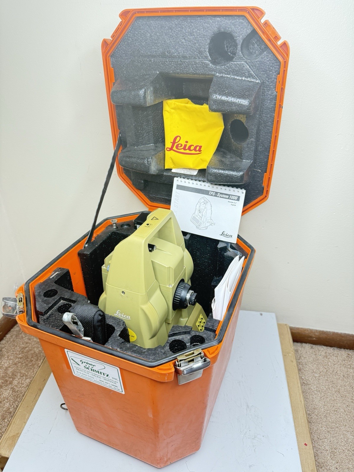 Leica TCM1100 Total Station with Hard Case