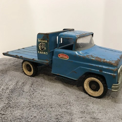 Vintage Original 1962 Tonka Farms Stake Flatbed Truck, Missing  stake panels.