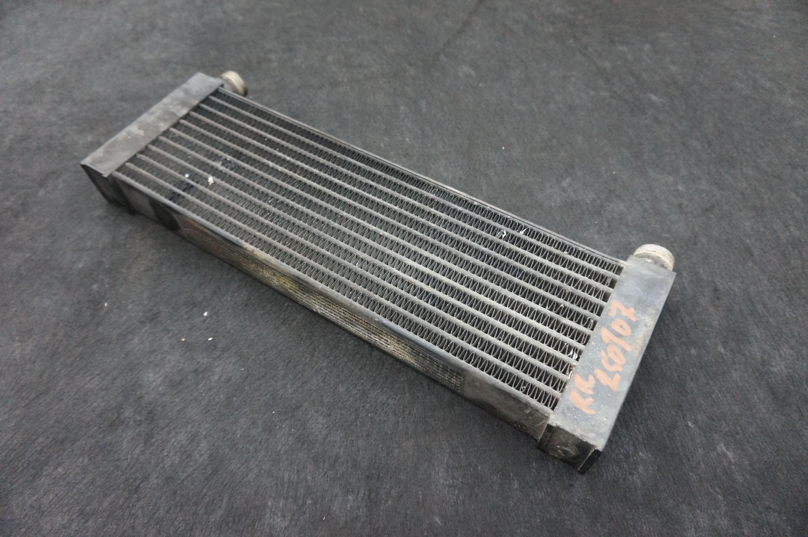 Left Side Engine Oil Cooler Radiator 07L117015B Lamborghini Gallardo Spyder 2008