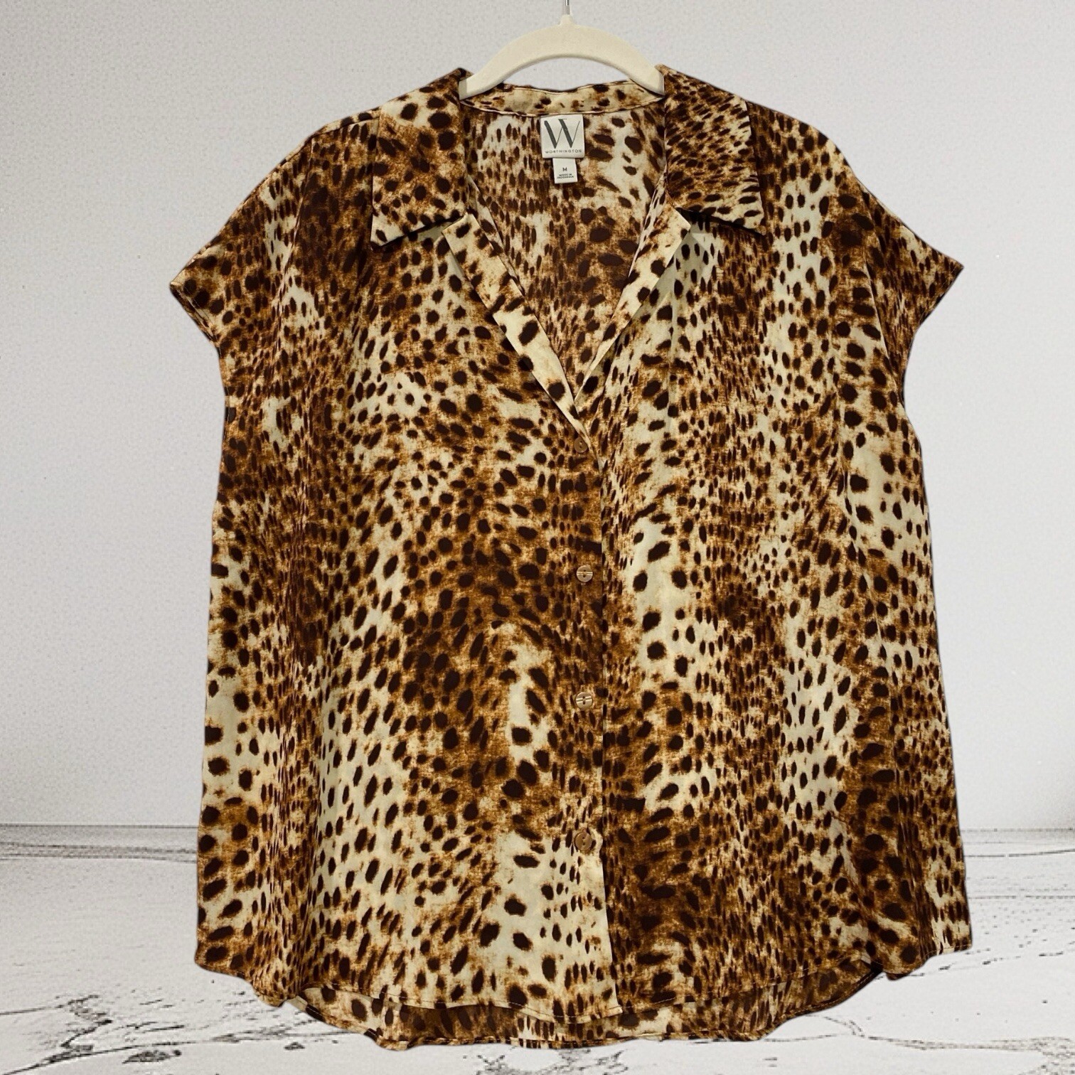 Worthington Animal Print Button Front Top Women’s Medium Party Career Casual