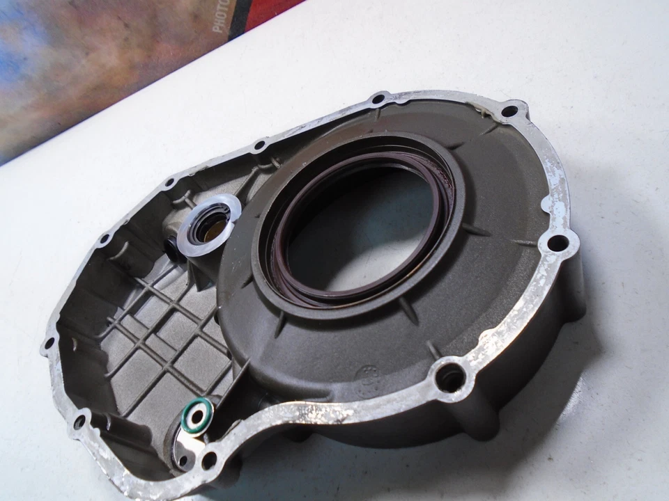 2000 DUCATI MONSTER 900IE INNER CLUTCH COVER CASE 00 M900 00 - 04 - Image 3 of 4