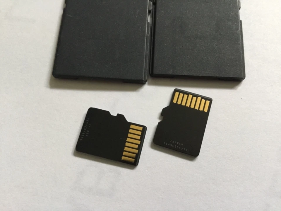 Tarjeta de memoria micro SDHC TOSHIBA Exceria de 8 GB 2 piezas + 2 adaptadores Sandisk para celda, cámara Foto 3 de 3