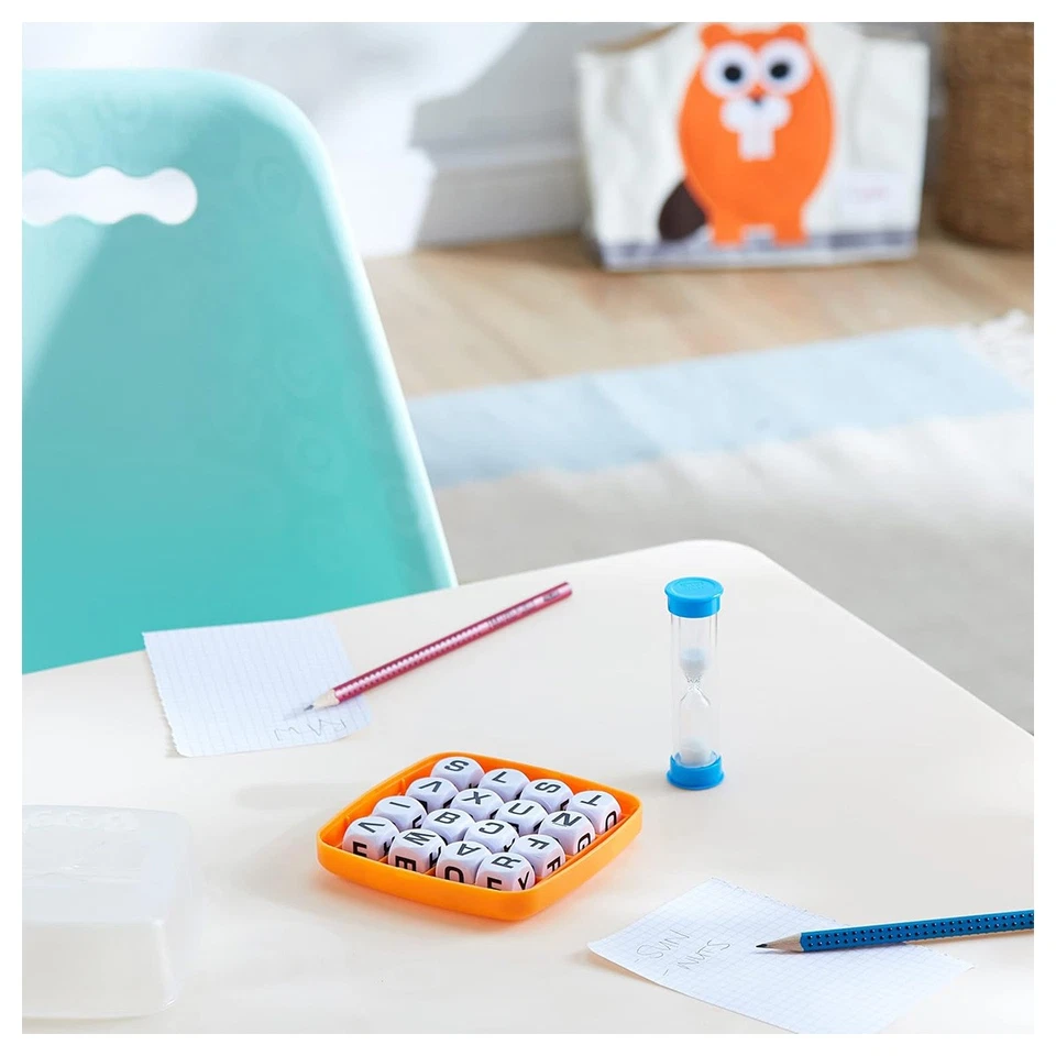 Hasbro Boggle Classic Word Game Strategy Game 1+ Players Suitable For Age 8+ New - Image 3 of 4