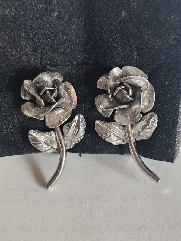 0118-0823 Silver Rose Giovanni clip on earrings
