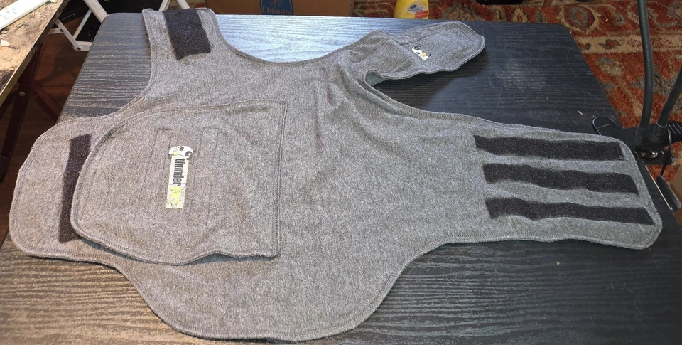 ThunderShirt Classic Anxiety & Calming Vest for Dogs Heather Grey Medium 26-40LB - Image 2 of 4