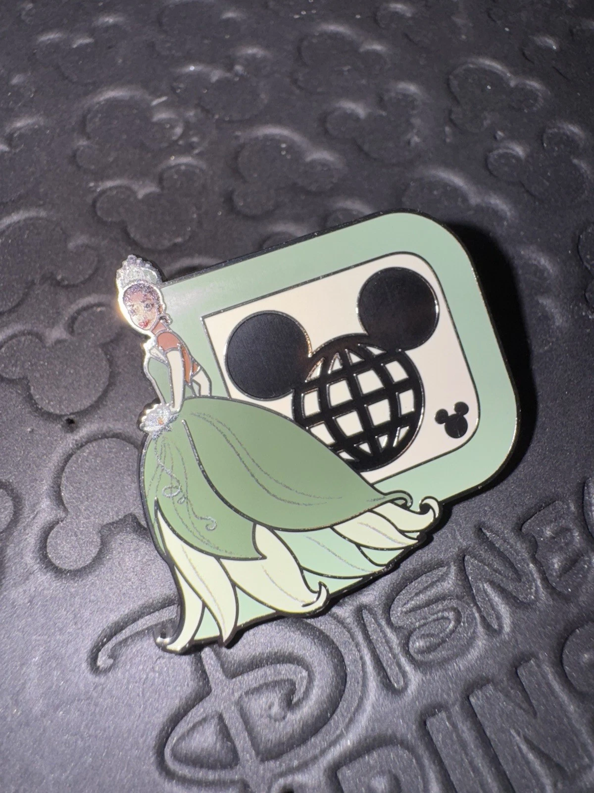 2025 WDW Hidden Disney Pin Walt Disney World Series Tiana Hidden Mickey Pin