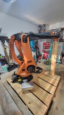 KUKA KR40 PA with KRC4 controller