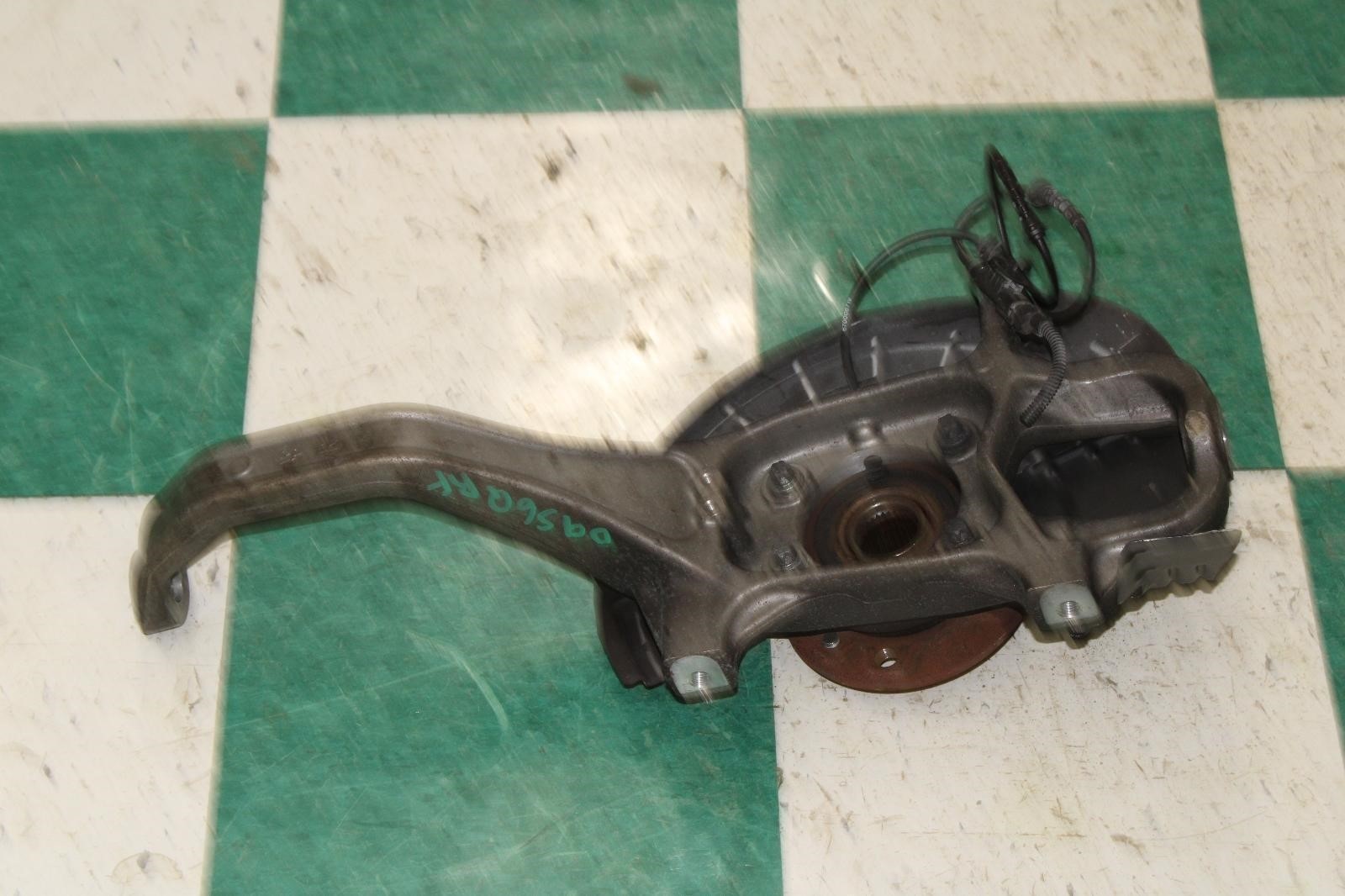 14-17 Ghibli 3.0L AWD Twin Turbo Passenger RH RF R Front Spindle Bearing Hub OEM