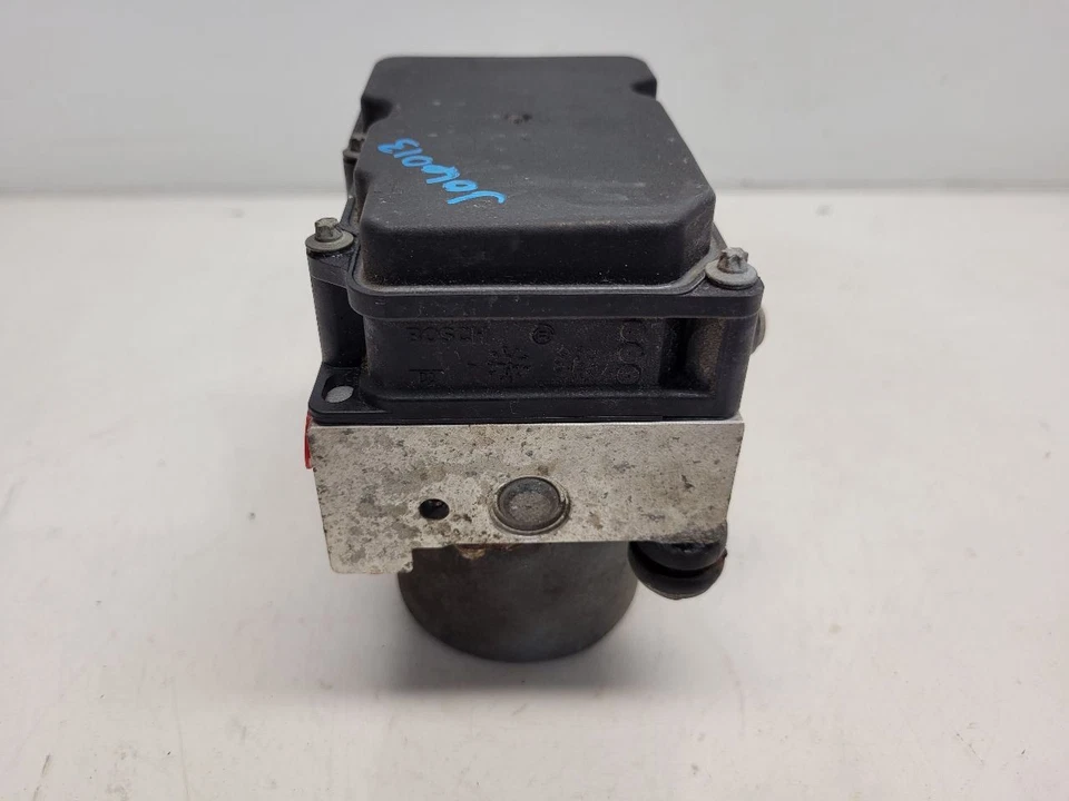 Módulo de freno antibloqueo Subaru Legacy Outback 2005-06 sin control dinámico del vehículo Foto 3 de 4