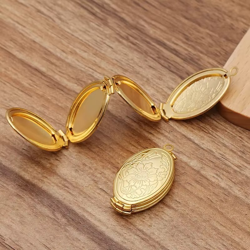 Gold Multi Photo Locket Necklace Expandable Family Memory Keepsake Pendant Gift