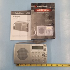 RadioShack Compact AM/FM/Shortwave Travel Radio Model 20-125 With Box  Manual