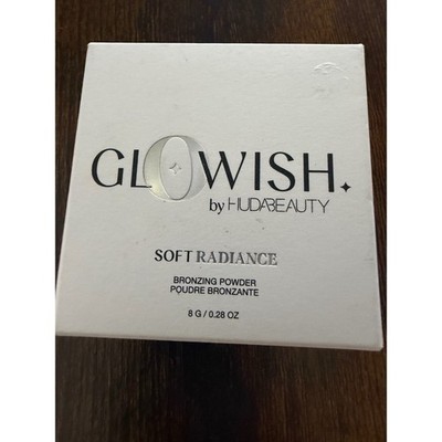 Huda Beauty GloWish Soft Radiance Bronzing Powder 01 Light 8g New in Box