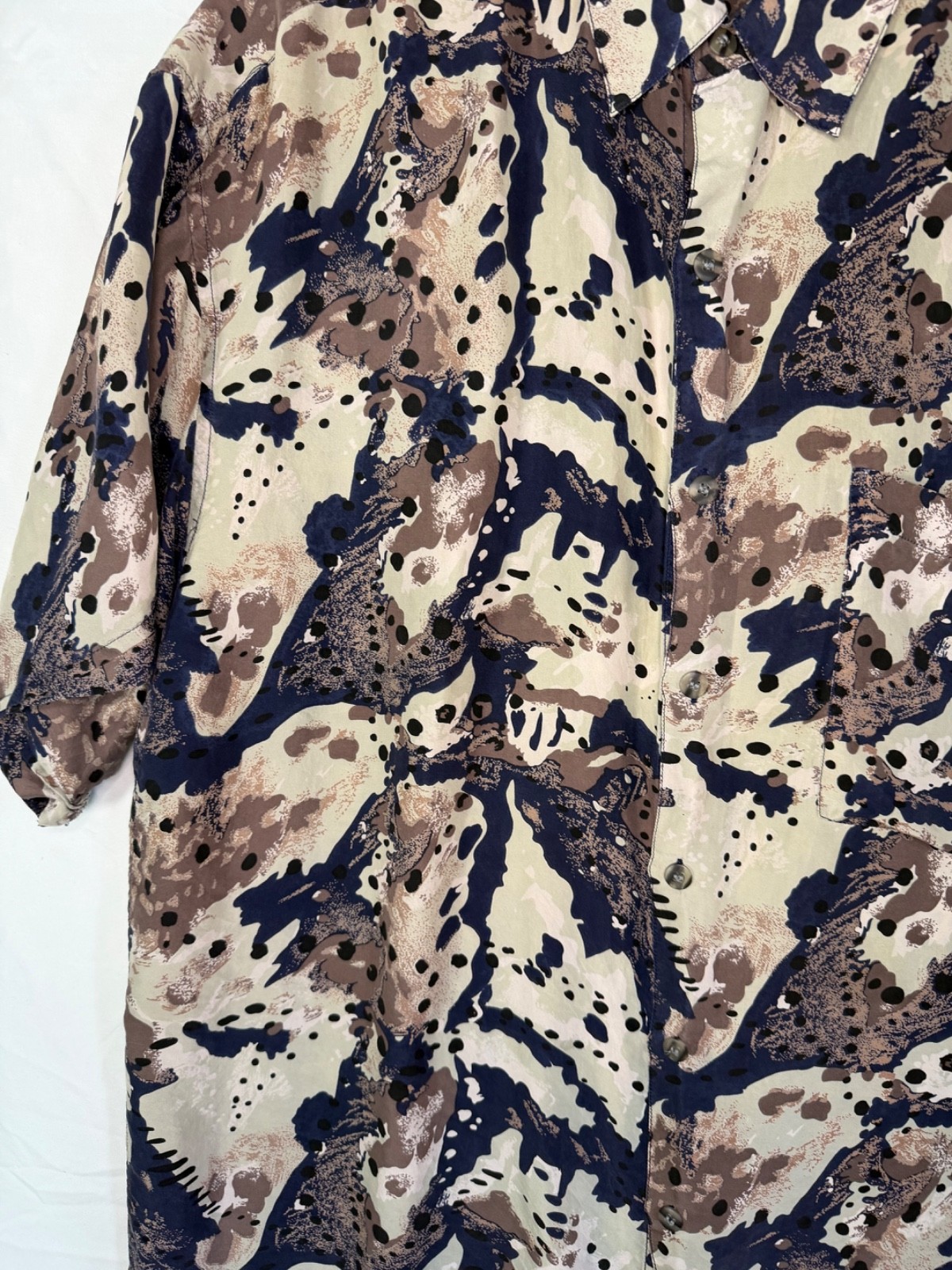 Basic Elements Mens Silk Button up sz L abstract … - image 5