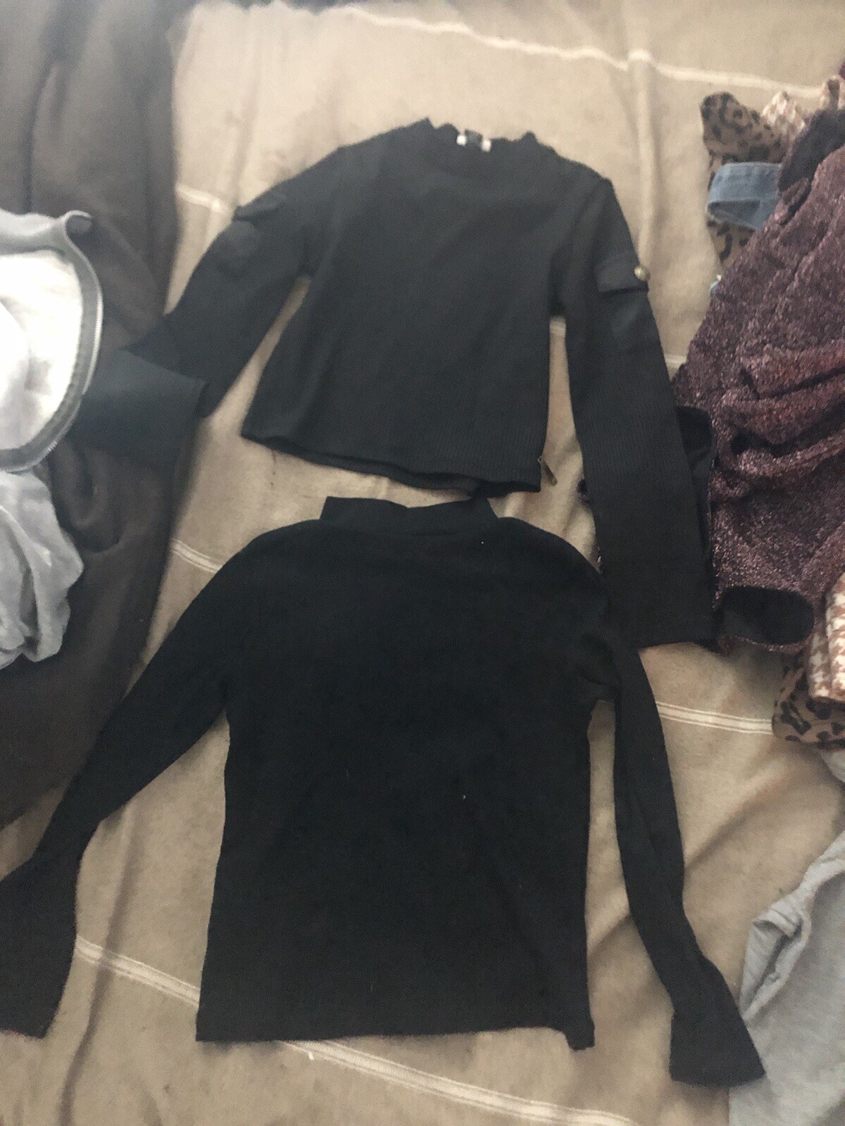 Girls age 6-8 clothes bundle image 4