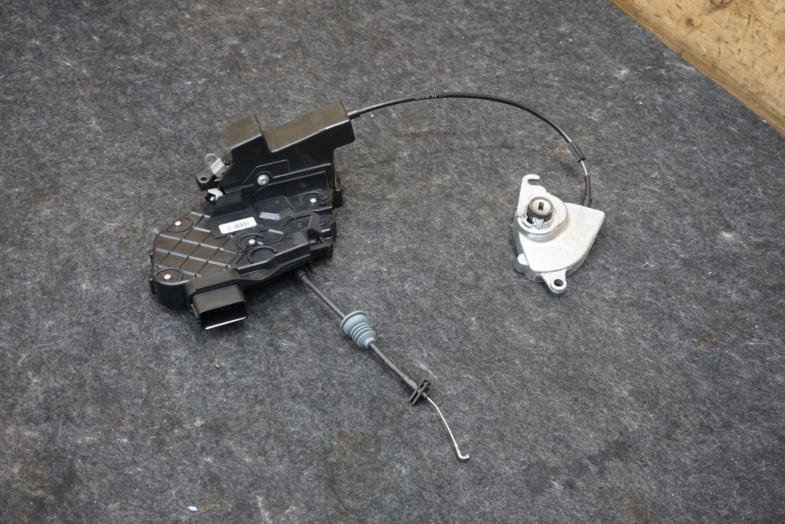 Front Right Passenger Door Latch Lock Assembly Eg43-65-11397 Aston Martin Rapide