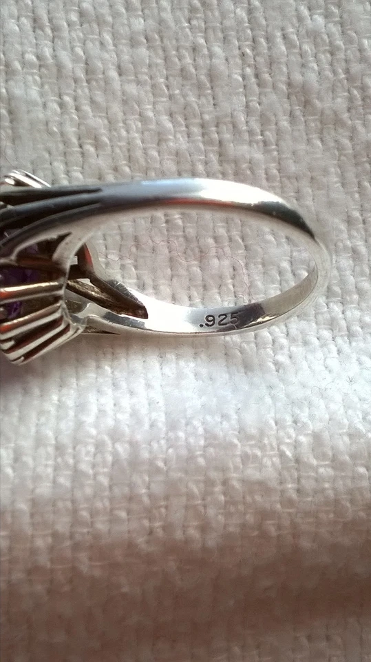 De colección - Anillo de plata de ley de piedra de vidrio grande amatista talla 7. Foto 3 de 4