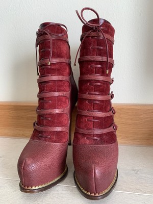 burgundy colour boots