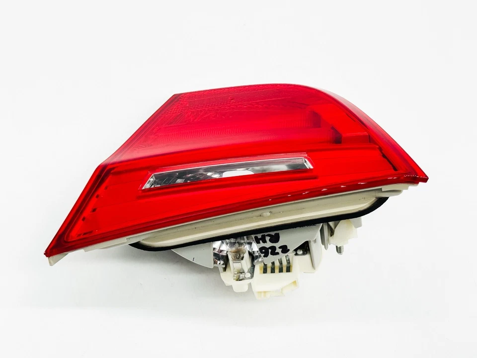 Luz trasera de pasajero derecha montada en la cubierta 7289428 para BMW 328i 335i sedán 09-11 Foto 4 de 4