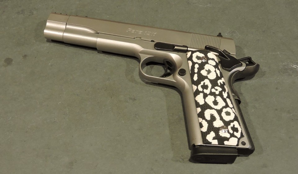 1911 Grips - LEOPARD - BLACK/WHITE - .45, AMBI, FULL SIZE, LASER ...