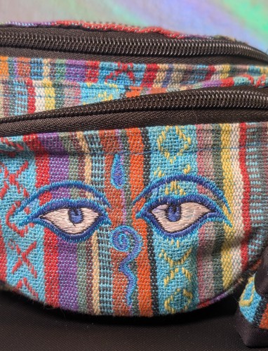Fanny Pack Multicolor Design Blue Eyes w/ Adjustable Belt & 3 Pockets ONE OWNER - Picture 2 of 12