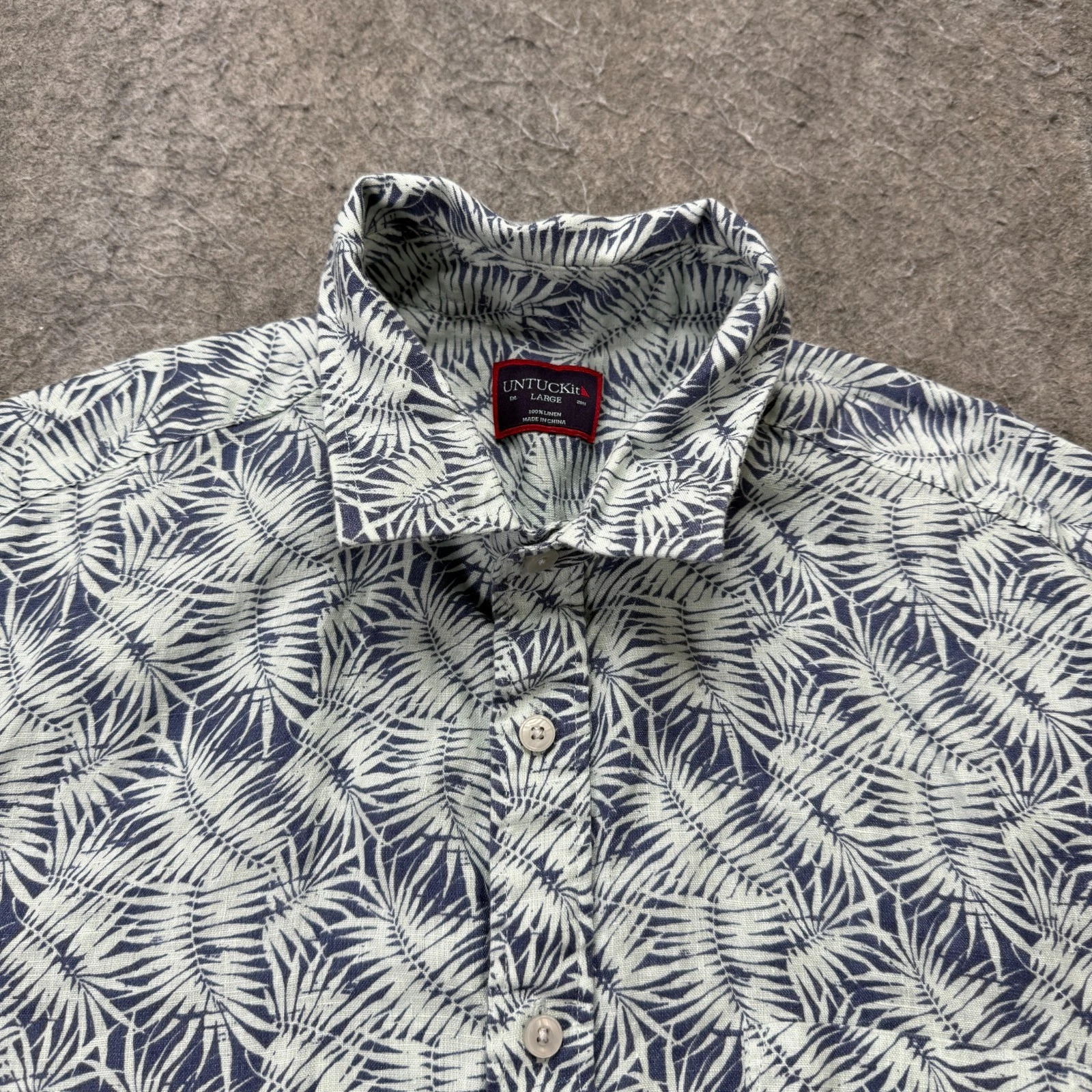 UNTUCKit Linen Shirt Men L Green Blue Floral Classic Fit Short Sleeve