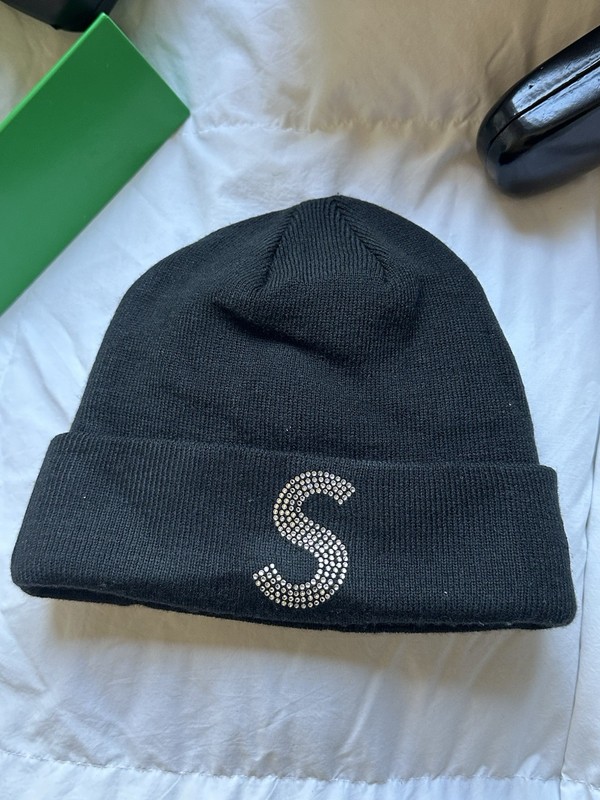 【US Duty Included】Supreme x NEW ERA SUPREME 24FW S LOGO BEANIE Black Acrylic,