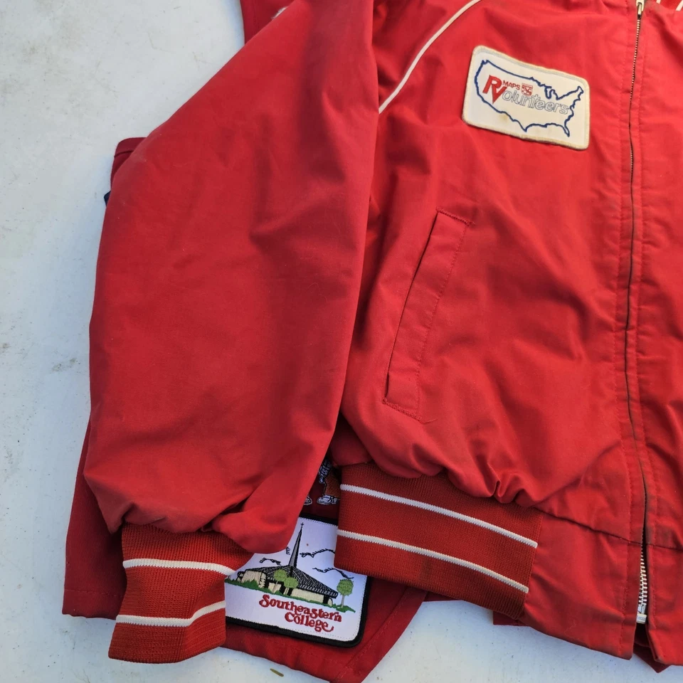 4 Vtg RV Volunteers Camping Vests & King Louie Jackets Red Patches USA Sz M-L - Image 3 of 4
