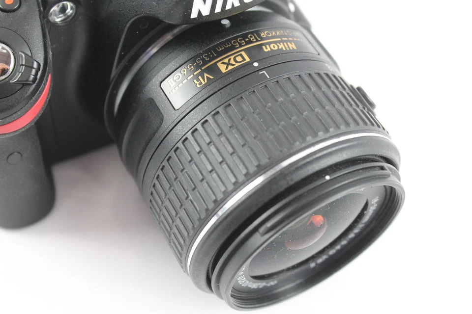 Nikon D3200 DSLR Digital Camera w/ AF-S 18-55mm F/3.5-5.6 G VR II - Image 4 of 4