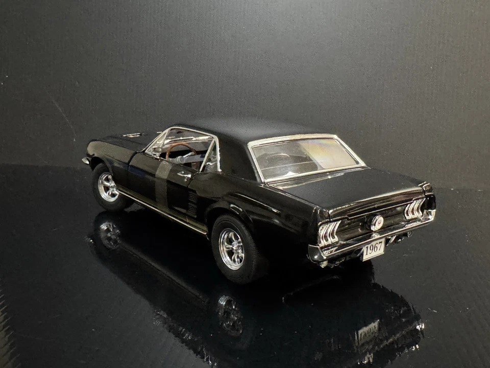 1967 Ford Mustang GT Coupe Black 1/18 Greenlight HTF ! - Image 3 of 4