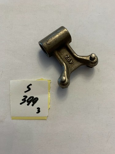 Rocker 12840-11401 SUZUKI GS GSX 250 300 550 GS300 1980-86 8R2 S-399.