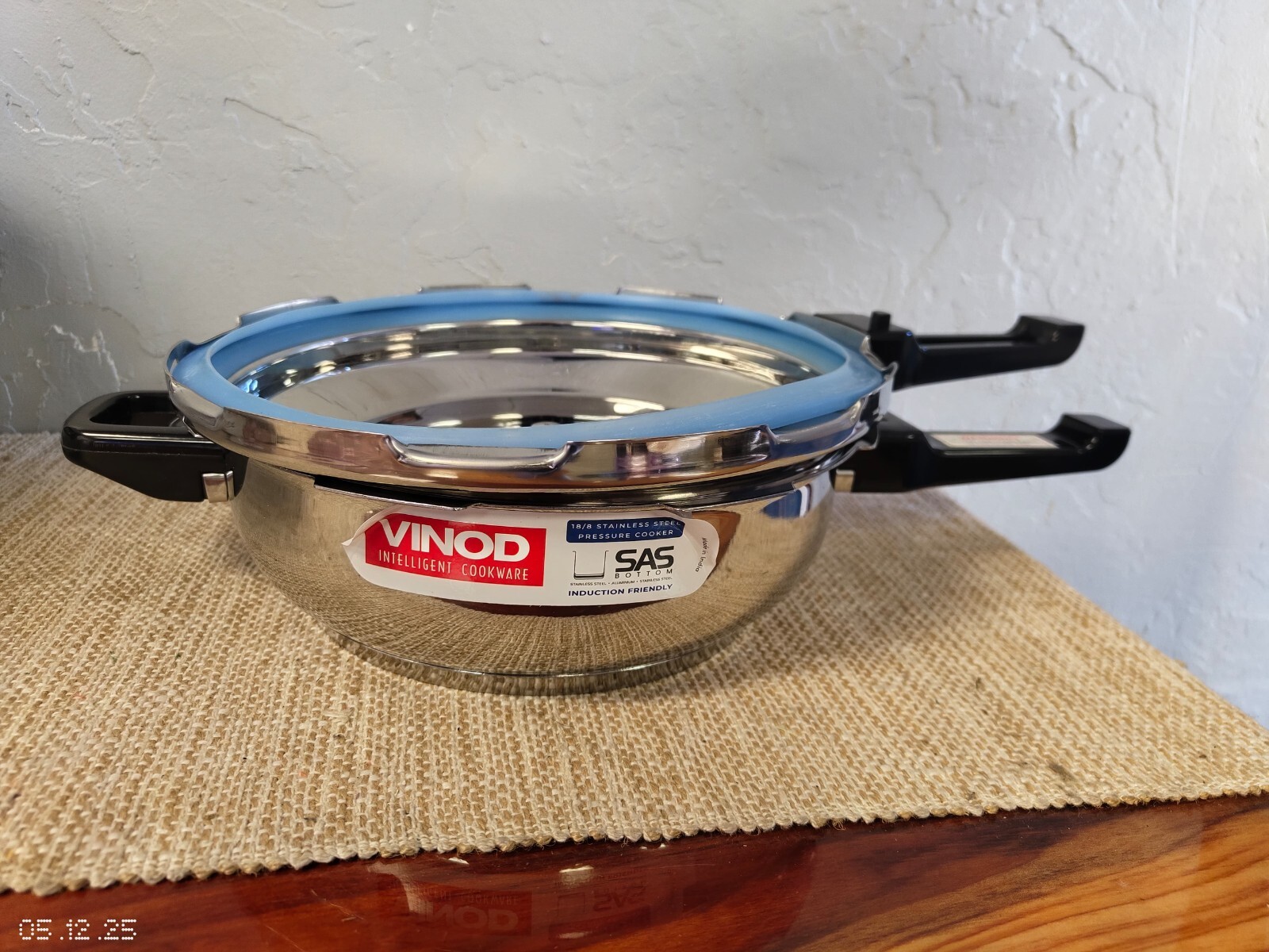 6 L  (used*)(no Box*)