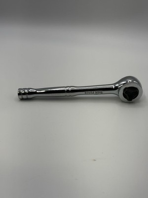 Task Force 1/4  Ratchet Round Head Thumb Wheel Push To Release Used