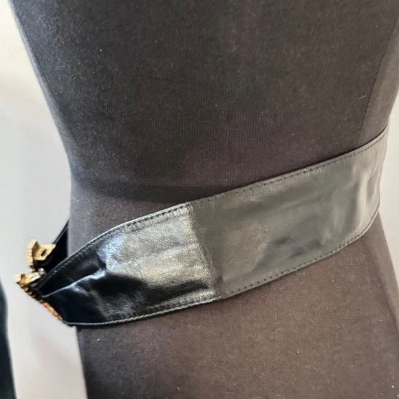 Hebilla vintage años 90 cuero negro dorado mariposa negro estrás para mujer pequeña Foto 3 de 4