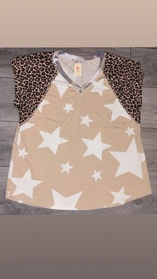 Mollys Boutique Shirt Size XL Short Sleeved Vneck Stars & Cheetah Print New Tags