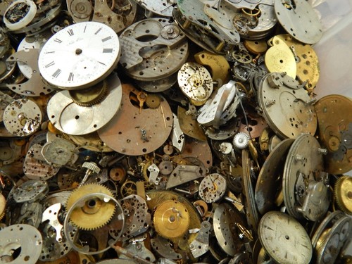 Lot of 1 Lbs. of Watch Parts Gears, Plates, movements for repair / Steampunk art - Picture 10 of 10