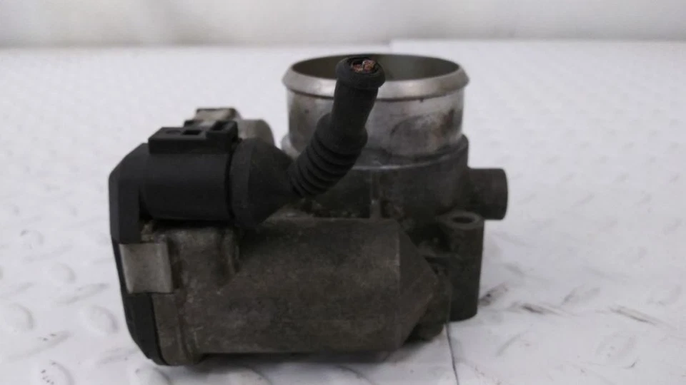 00-06 Audi A4 Quattro carrocería del acelerador Foto 4 de 4