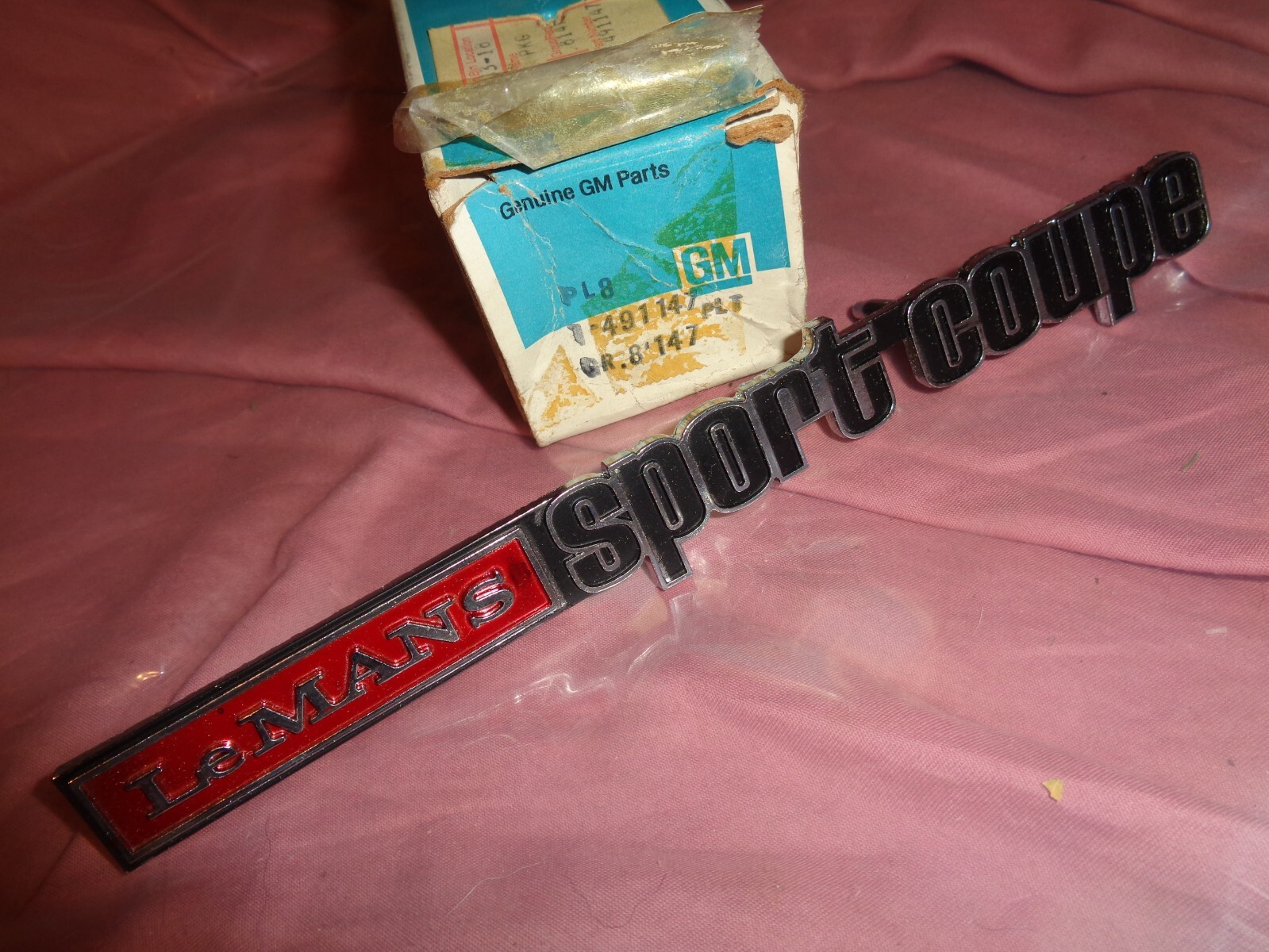 GM 491147 1973 74 75 76 1977 PONTIAC LEMANS SPORT COUPE EMBLEM ORIGINAL
